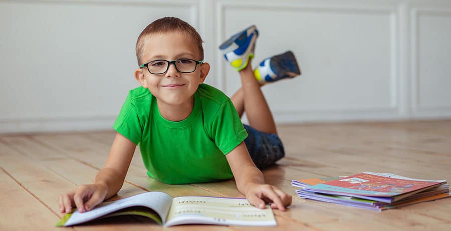 Маленький гений: 4-летний британец читает и считает на семи языках